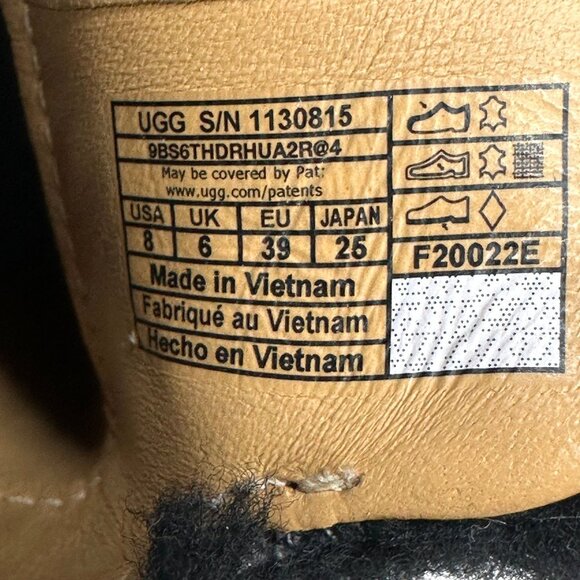 UGG Womens Janaya Cozy Mule Slides Size 8 EU 39 Black Fuzzy Leather - Picture 9 of 9